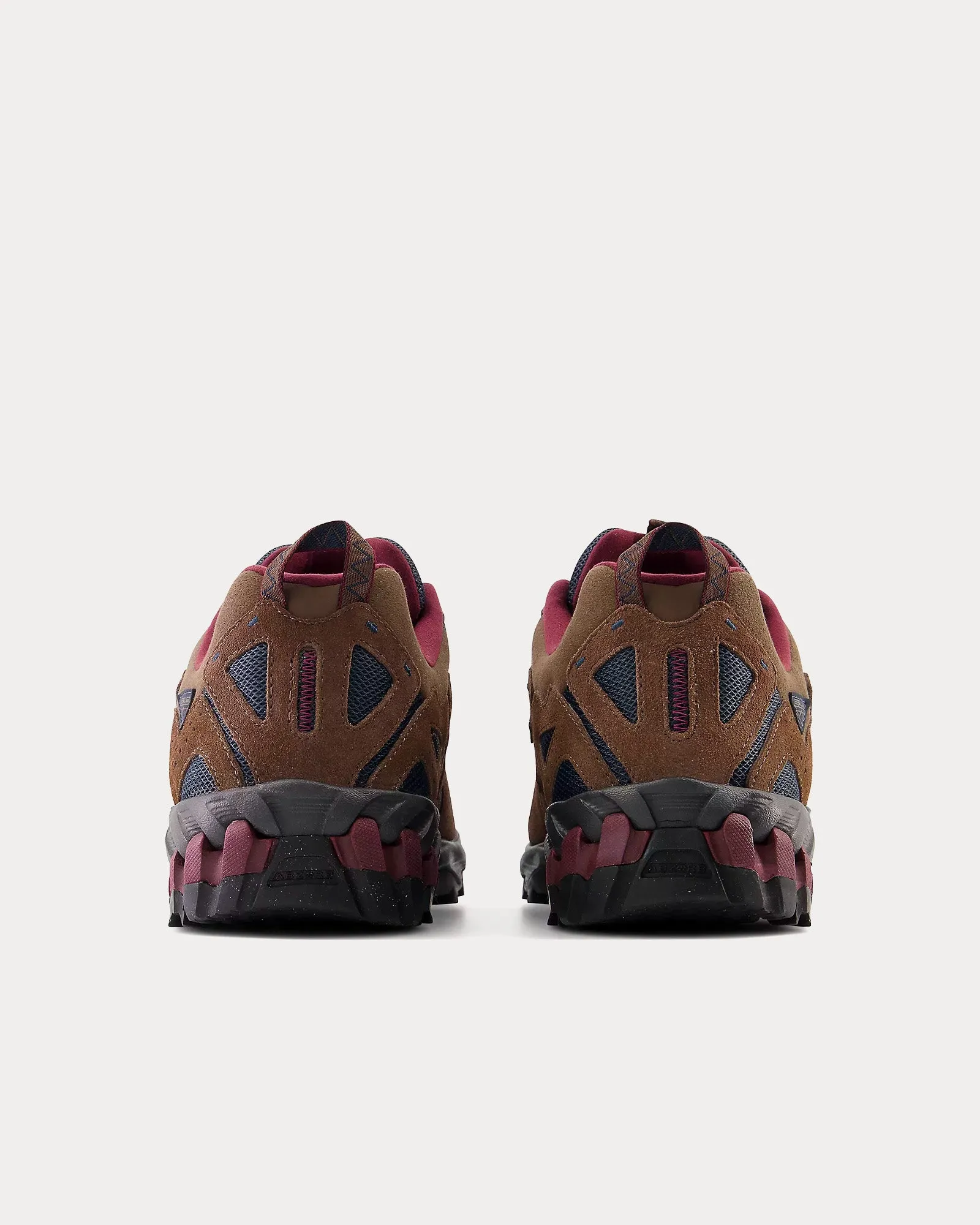610v1 Dark mushroom / Outerspace / NB Burgundy Low Top Sneakers