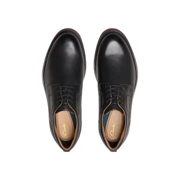 Clarks Men's Monahan Plain Tan Black