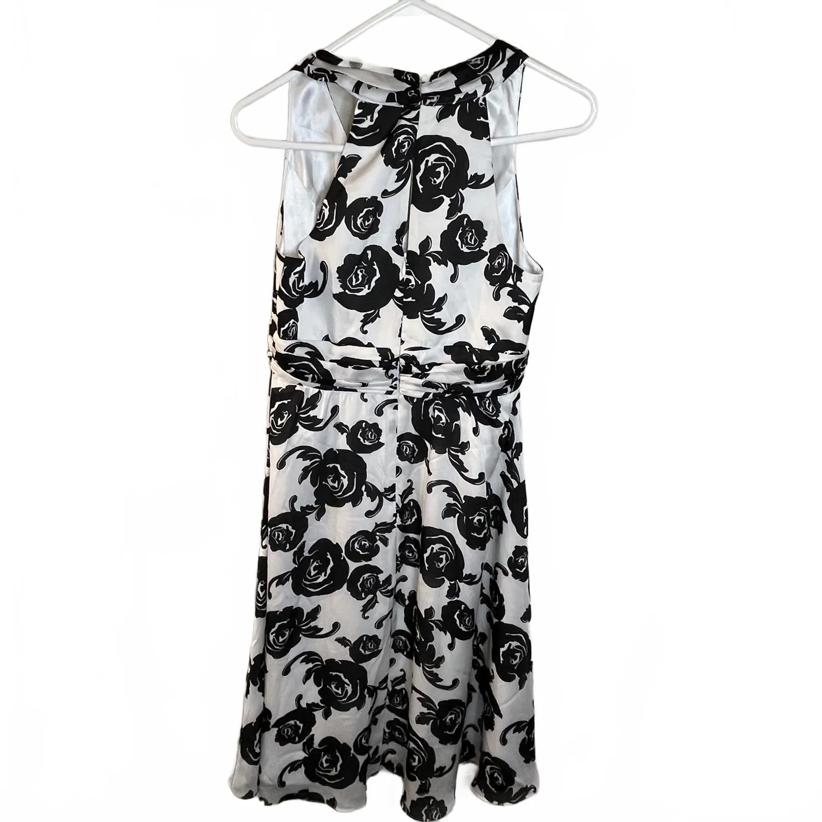 White House Black Market Elegant Black and White Floral Summer Dress Size 4