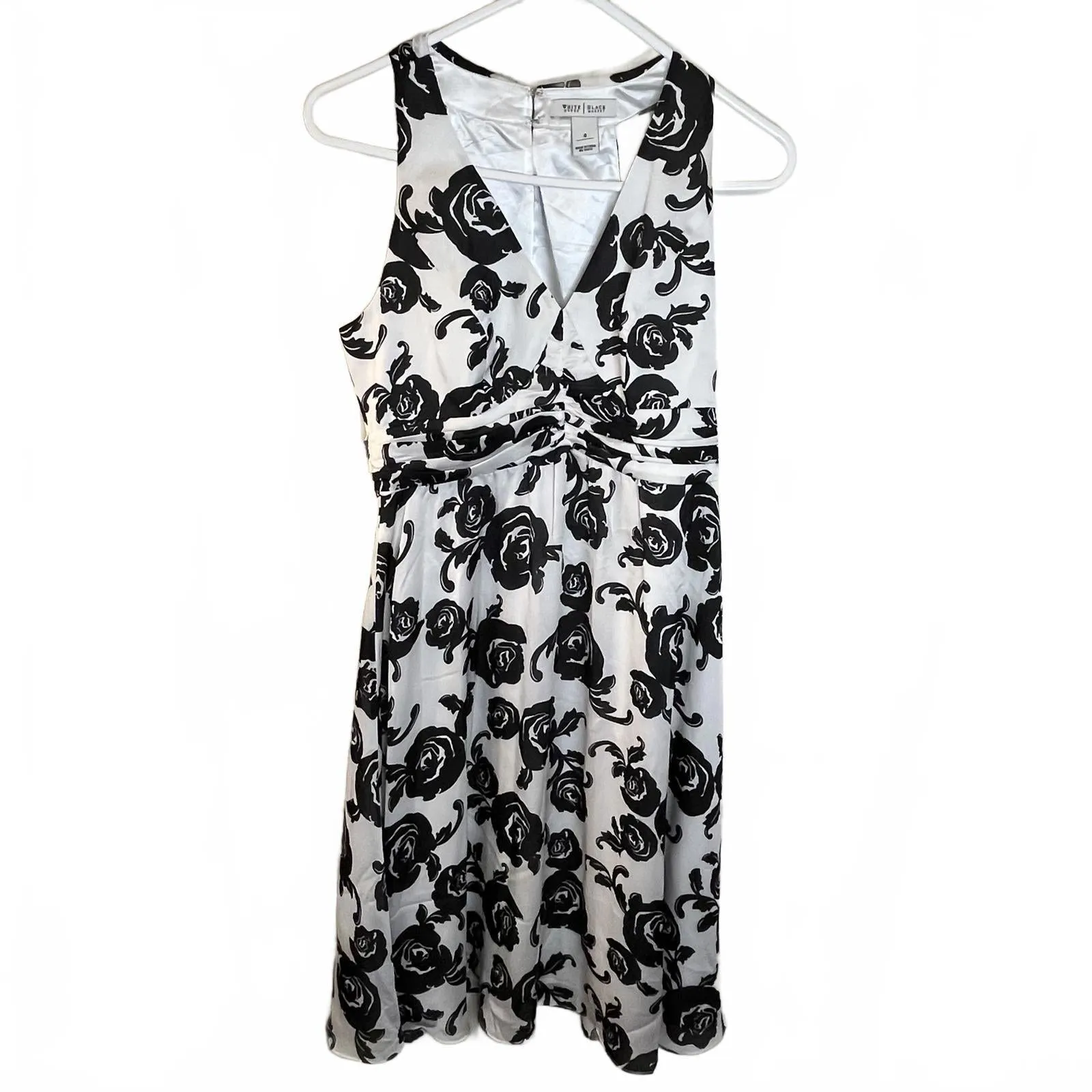 White House Black Market Elegant Black and White Floral Summer Dress Size 4